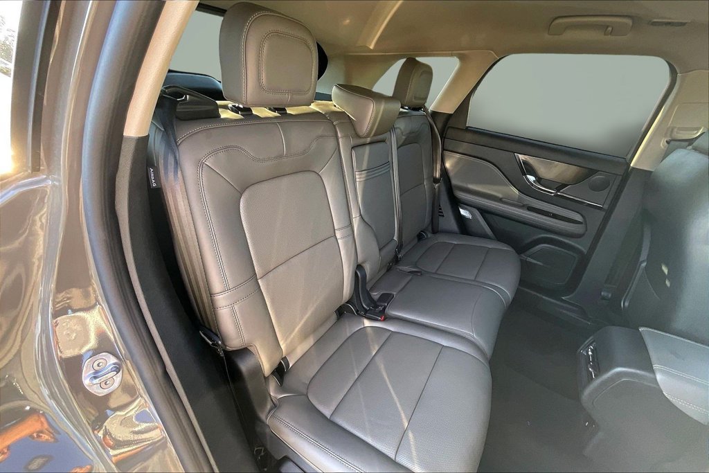 Used 2025 Lincoln Corsair Reserve FWD image 26