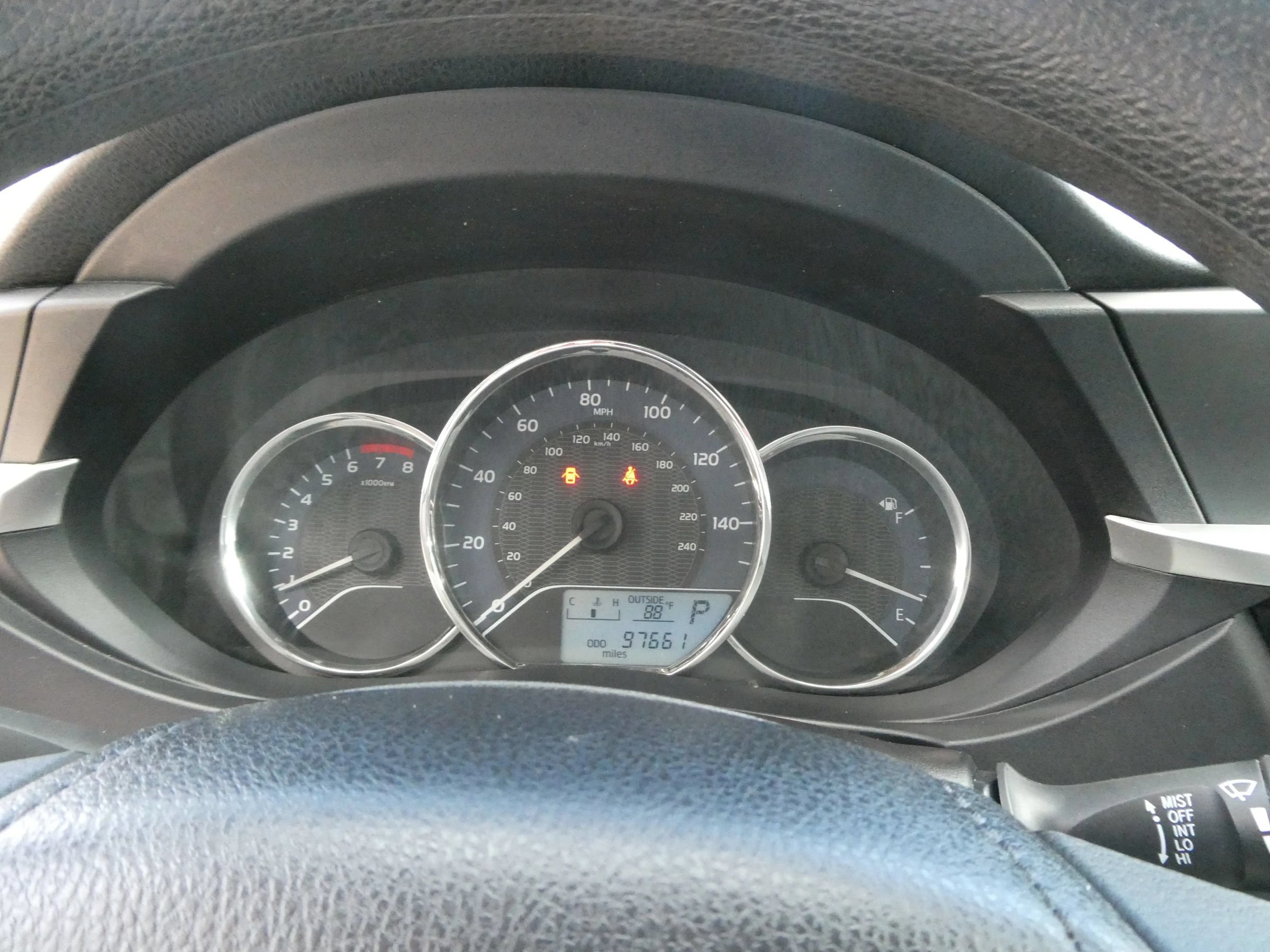 Used 2015 Toyota Corolla LE FWD image 17