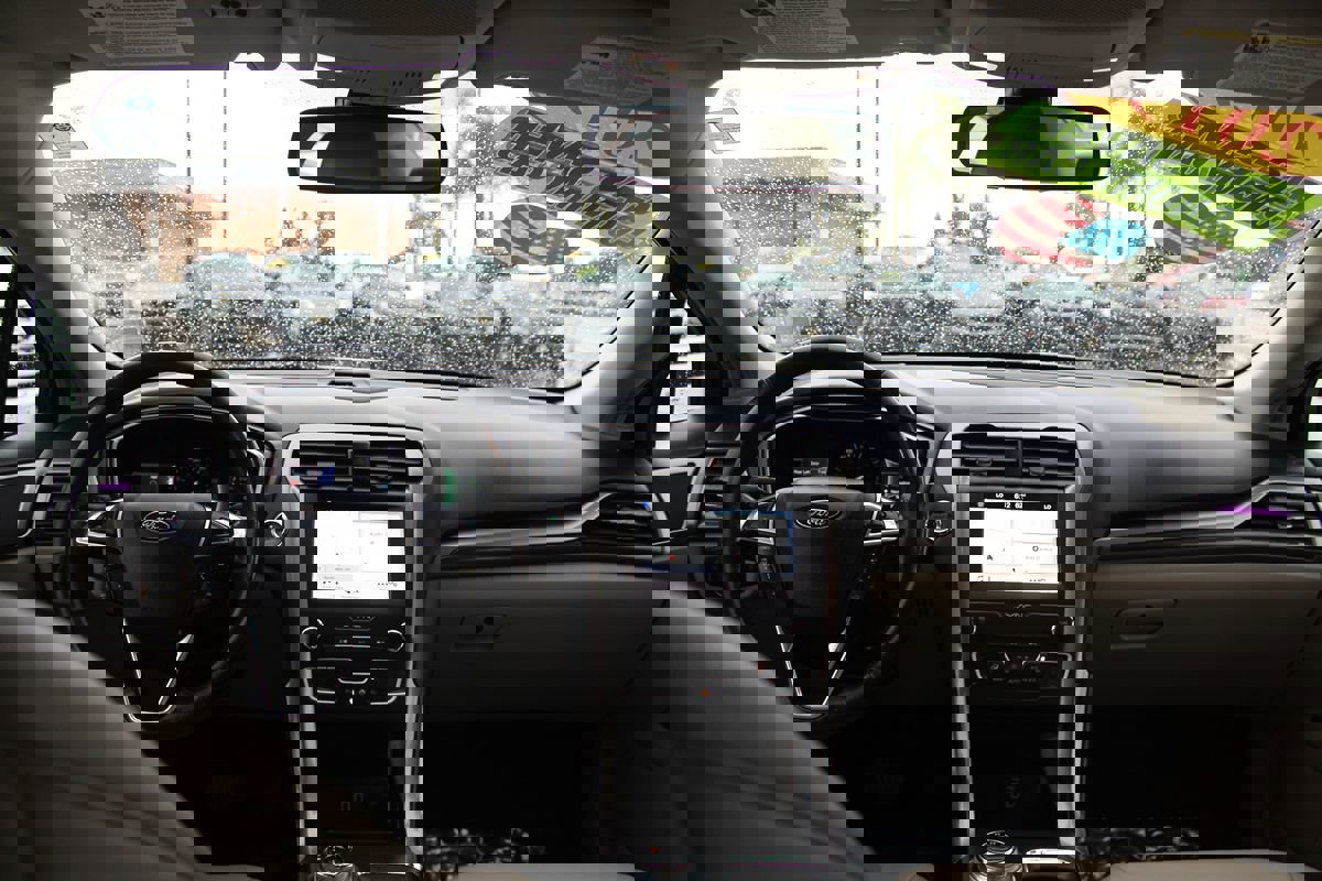 Used 2019 Ford Fusion SEL image 27