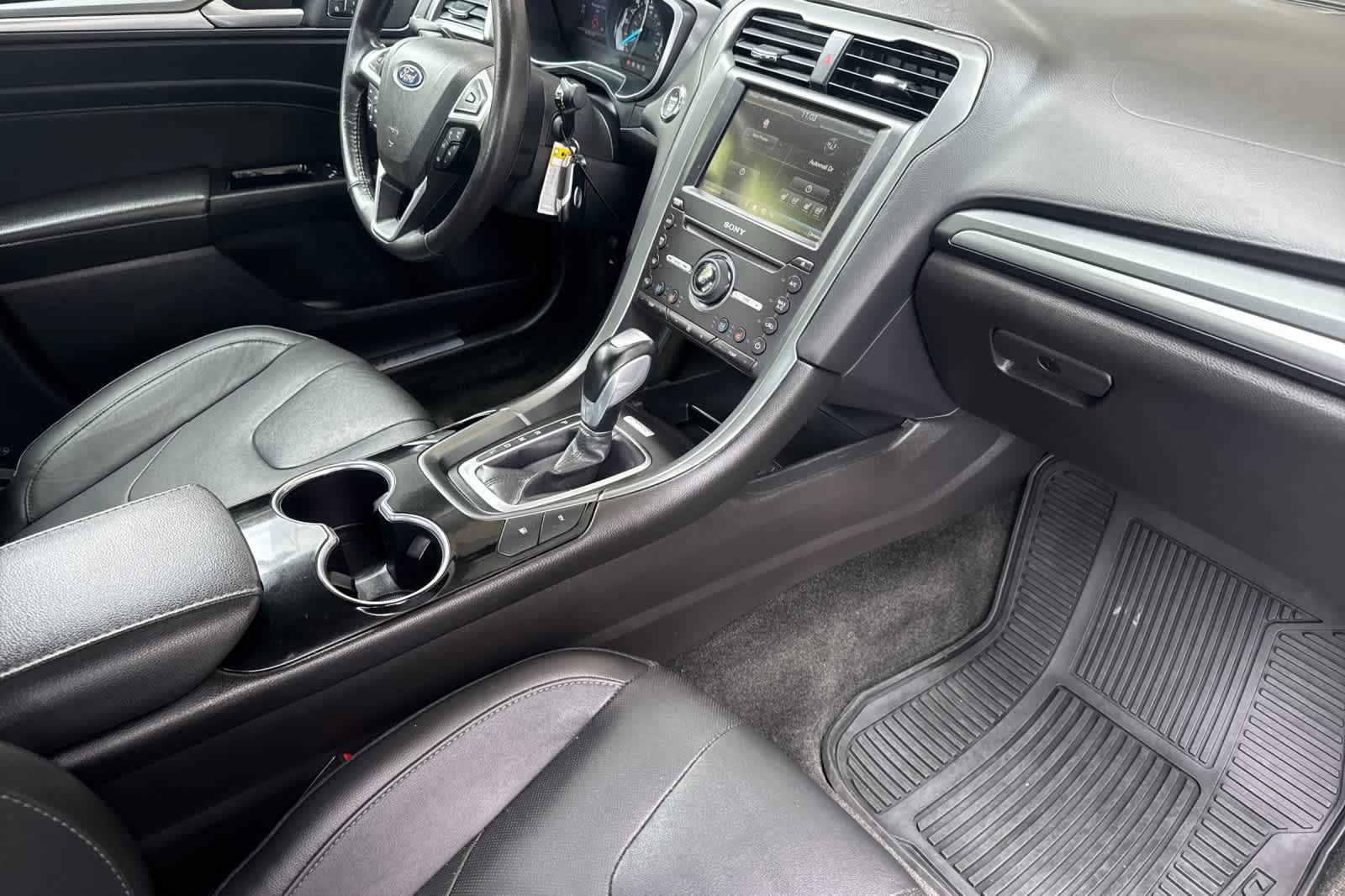 Used 2016 Ford Fusion Energi Titanium w/ Driver Assist Package FWD image 16