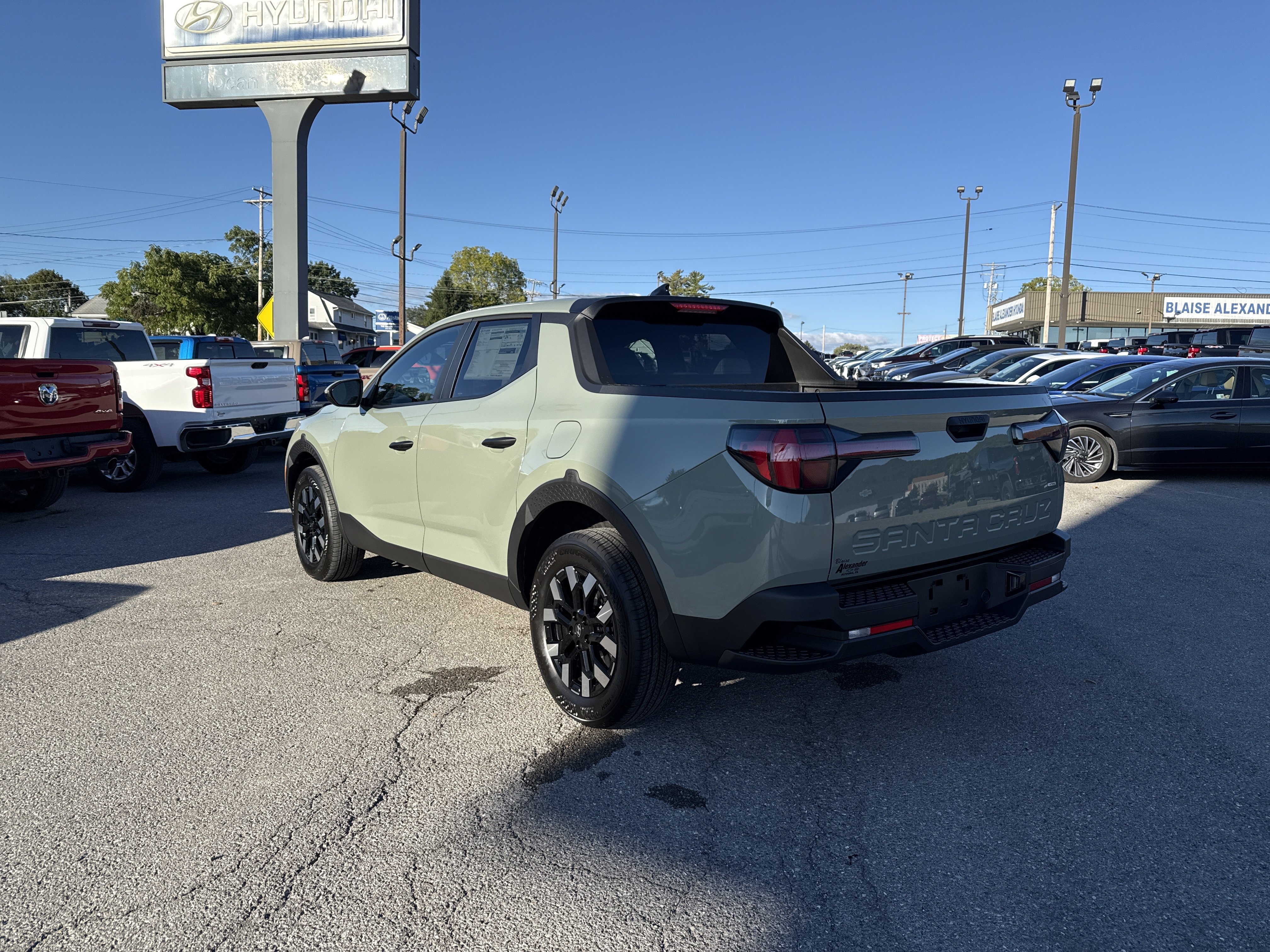 New 2027 Hyundai Santa Cruz SE AWD/4WD image 6