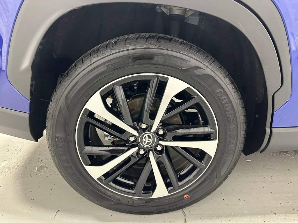 Used 2025 Toyota Corolla Cross XSE w/ Convenience Package image 64