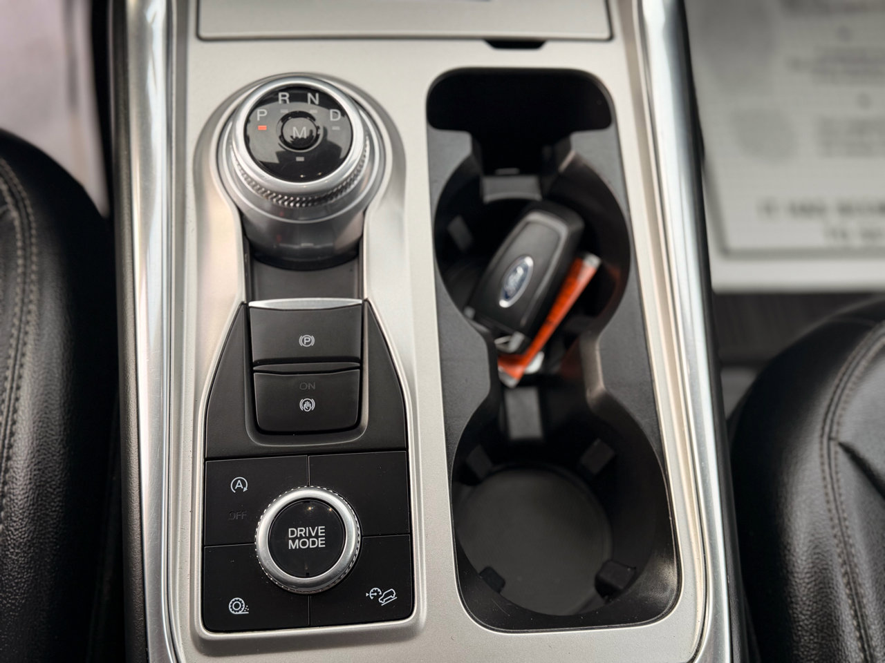 Used 2020 Ford Explorer XLT w/ Equipment Group 202A image 18