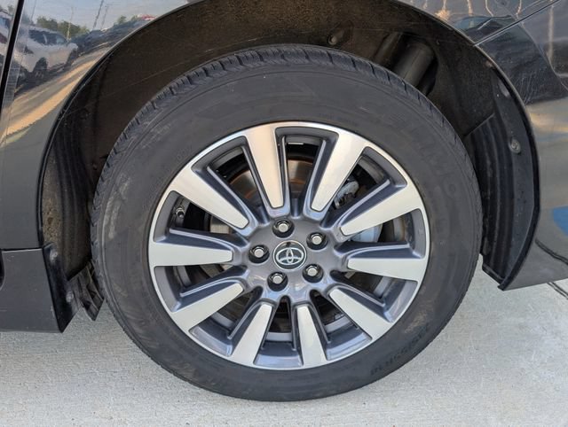 Used 2018 Toyota Sienna Limited Premium FWD image 9