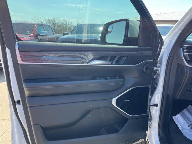 Used 2022 Jeep Wagoneer Series III w/ Premium Group I image 10