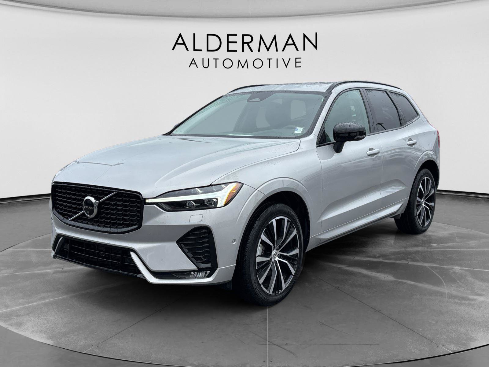 Used 2025 Volvo XC60 B5 Plus AWD/4WD image 1
