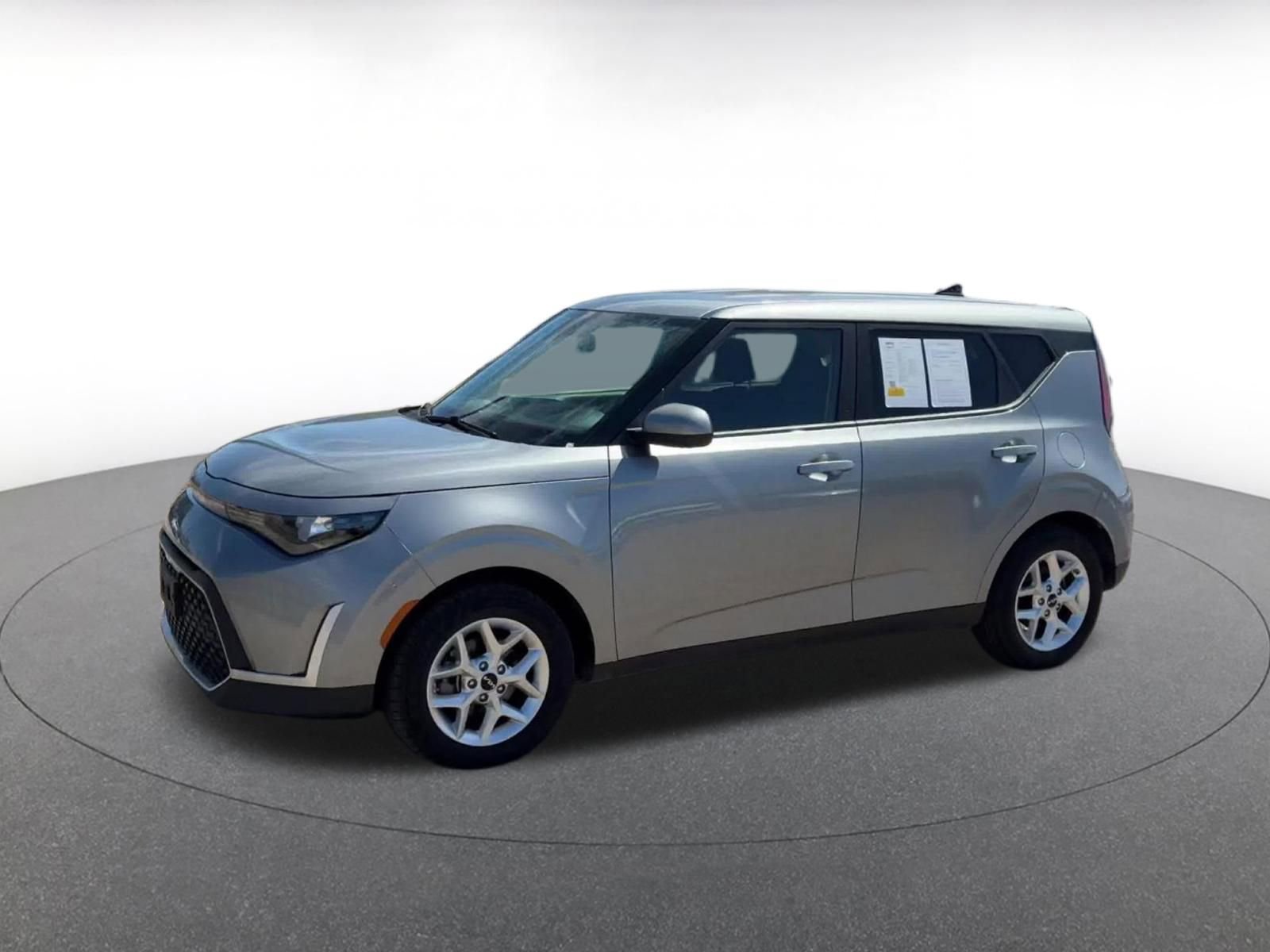 Used 2025 Kia Soul LX w/ LX Technology Package image 6
