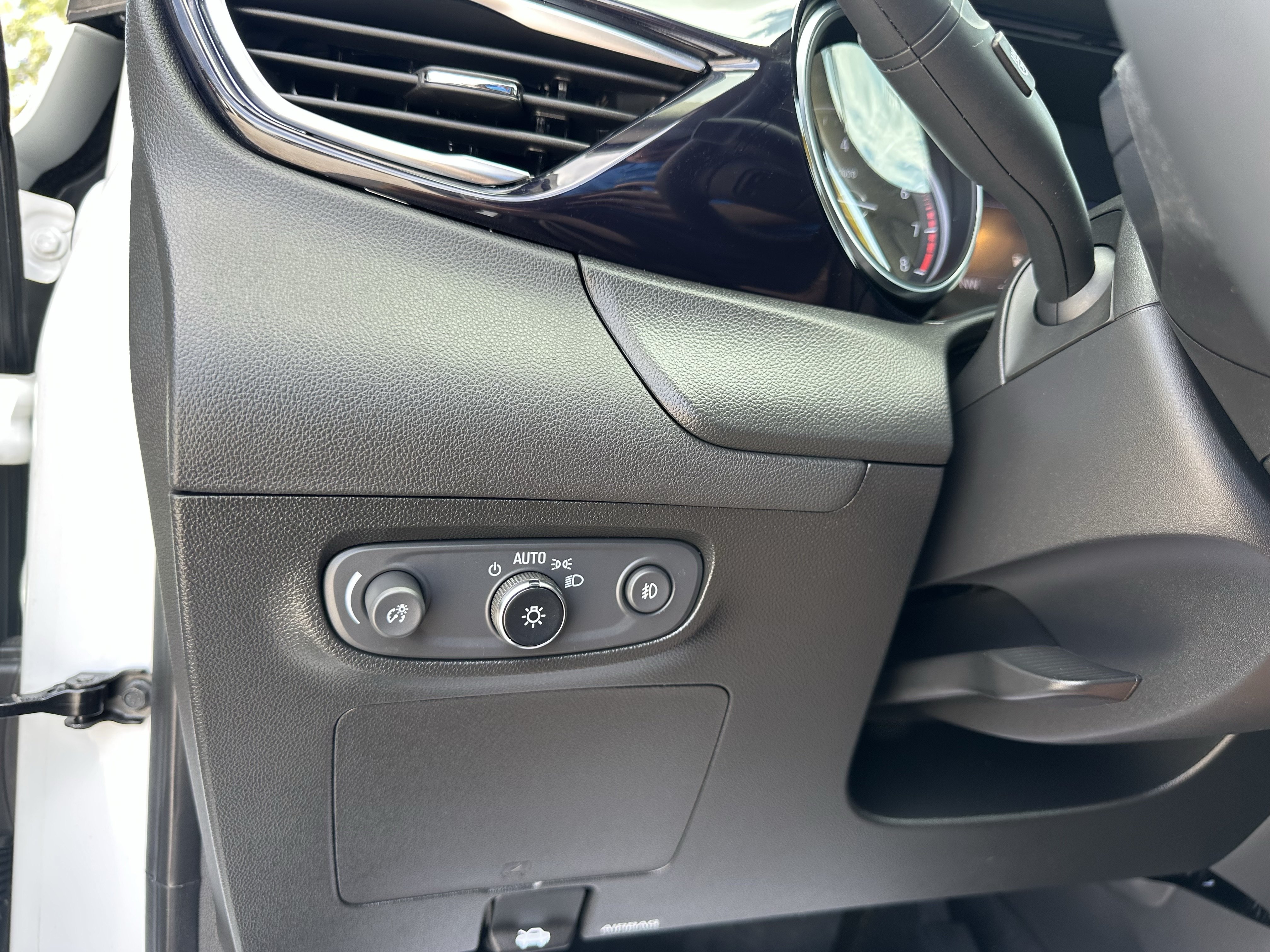 Certified 2023 Buick Encore GX Preferred w/ Cold Weather Comfort Package AWD/4WD image 30