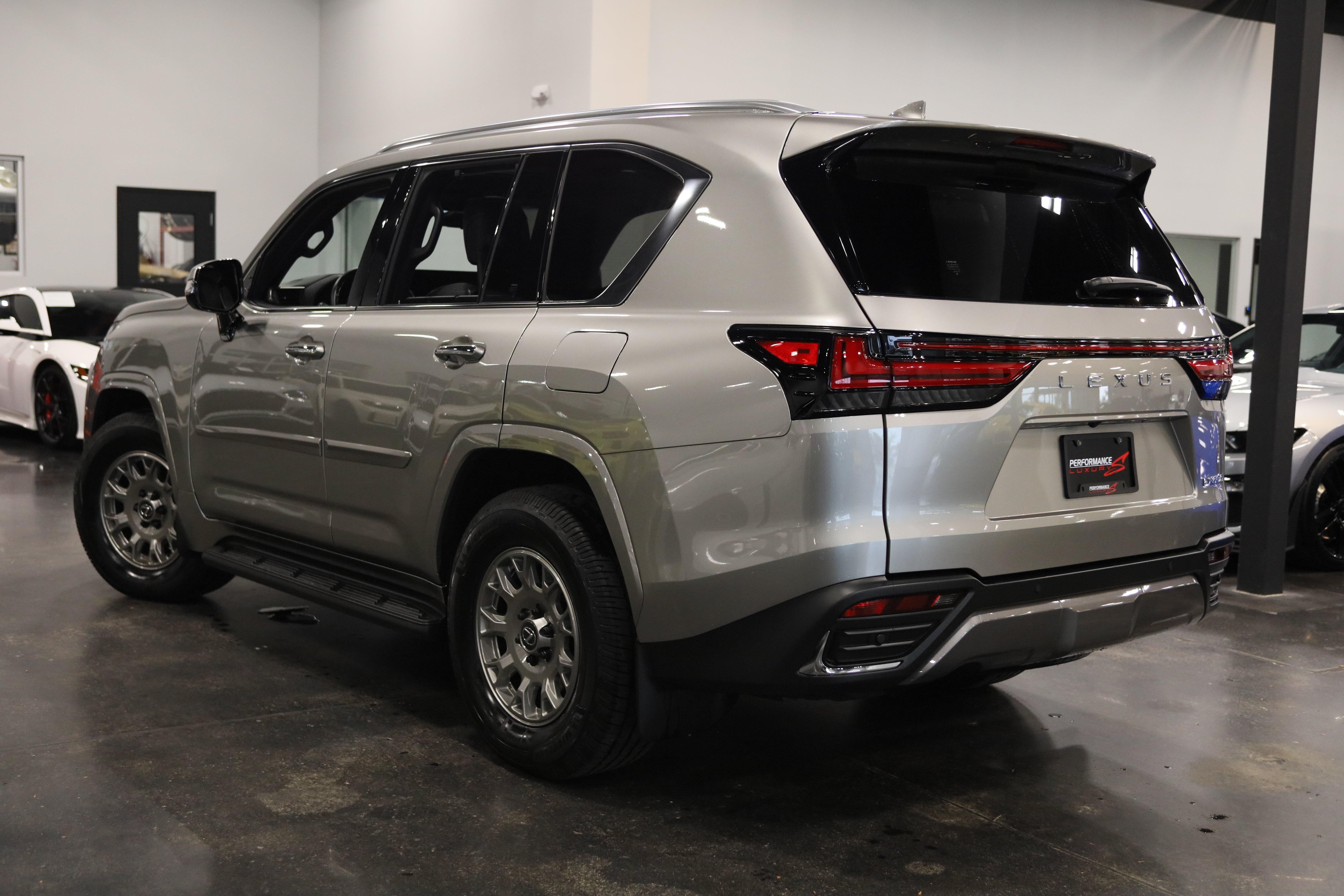 Used 2023 Lexus LX 600 4WD w/ Ultra Luxury Package image 4