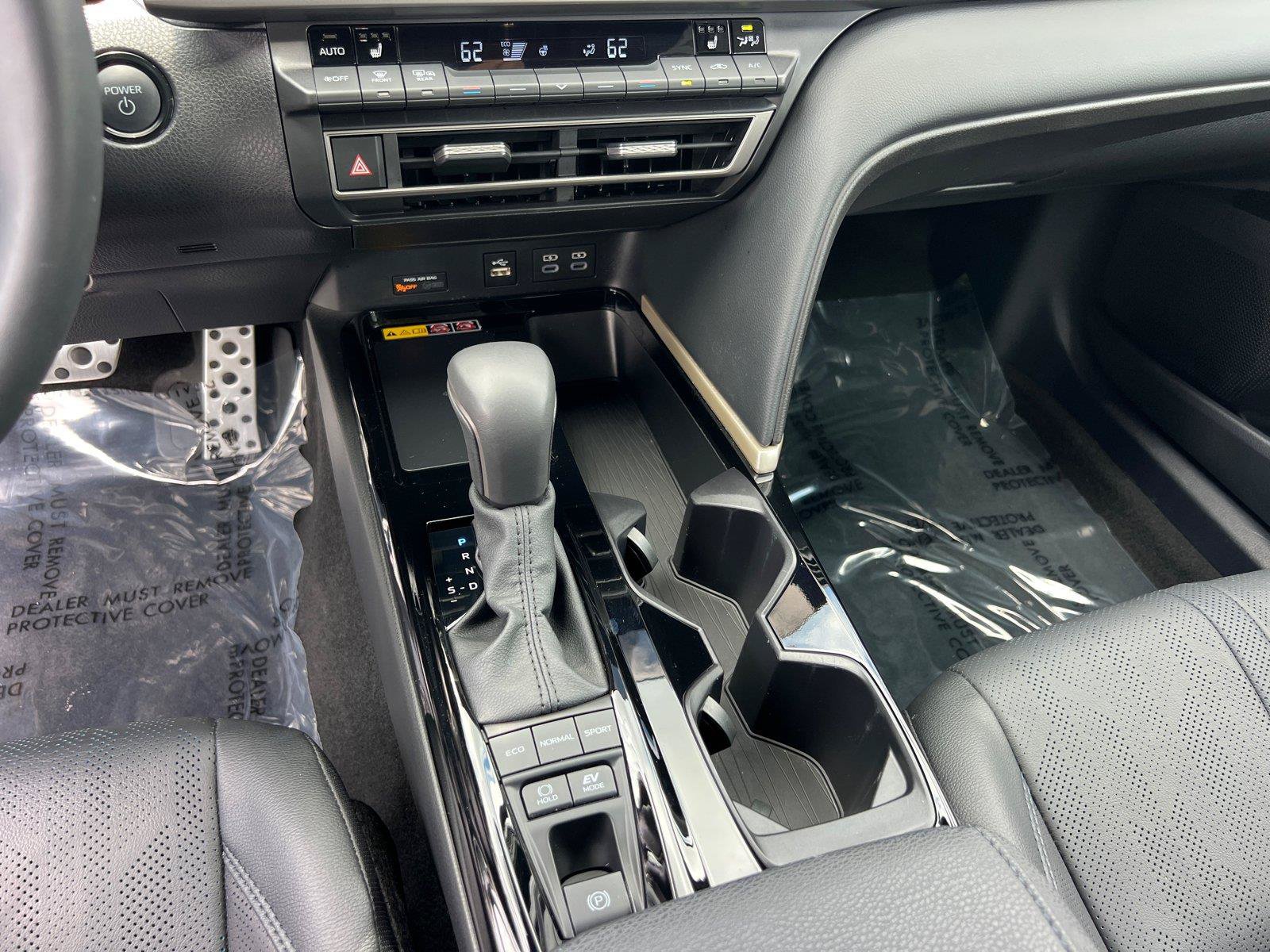 Used 2025 Toyota Camry XSE FWD image 31