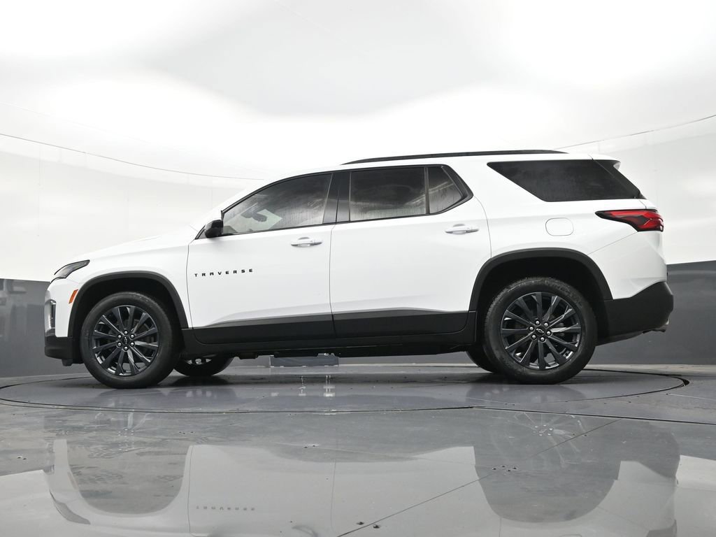 Used 2023 Chevrolet Traverse RS FWD image 25