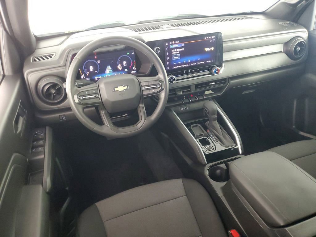 Used 2025 Chevrolet Colorado W/T image 15