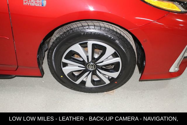 Used 2017 Toyota Prius Prime Advanced w/ Carpet Mat Package image 6