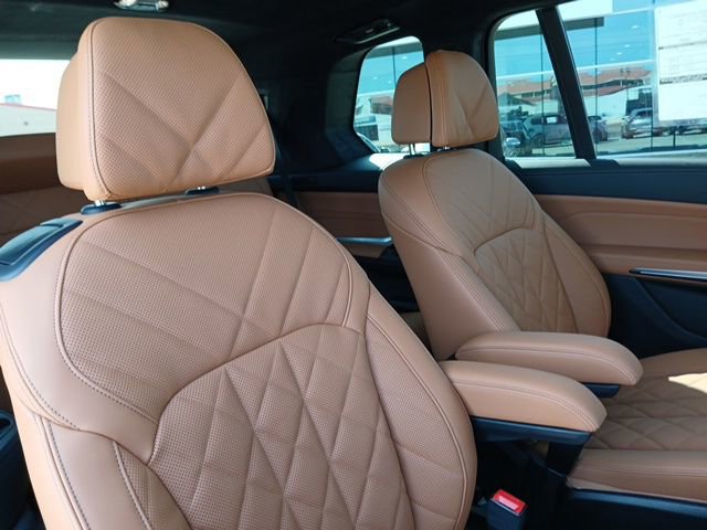 New 2026 BMW X7 xDrive40i AWD/4WD image 13