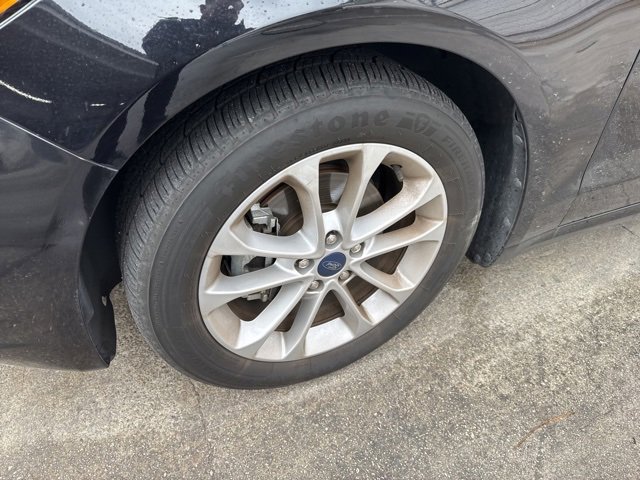 Used 2020 Ford Fusion SE image 3