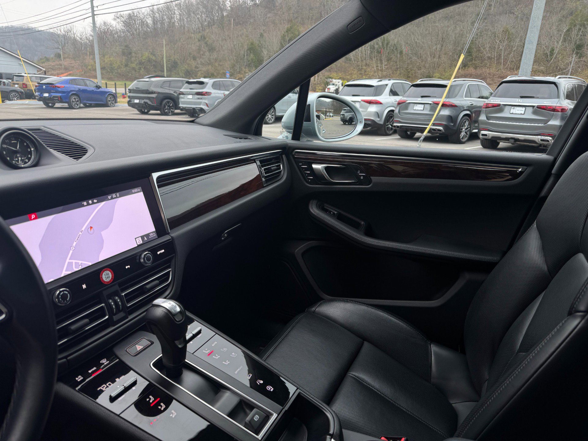 Used 2024 Porsche Macan image 19