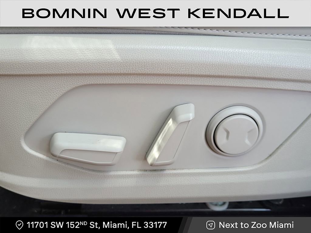 Used 2022 Kia Sorento S image 12