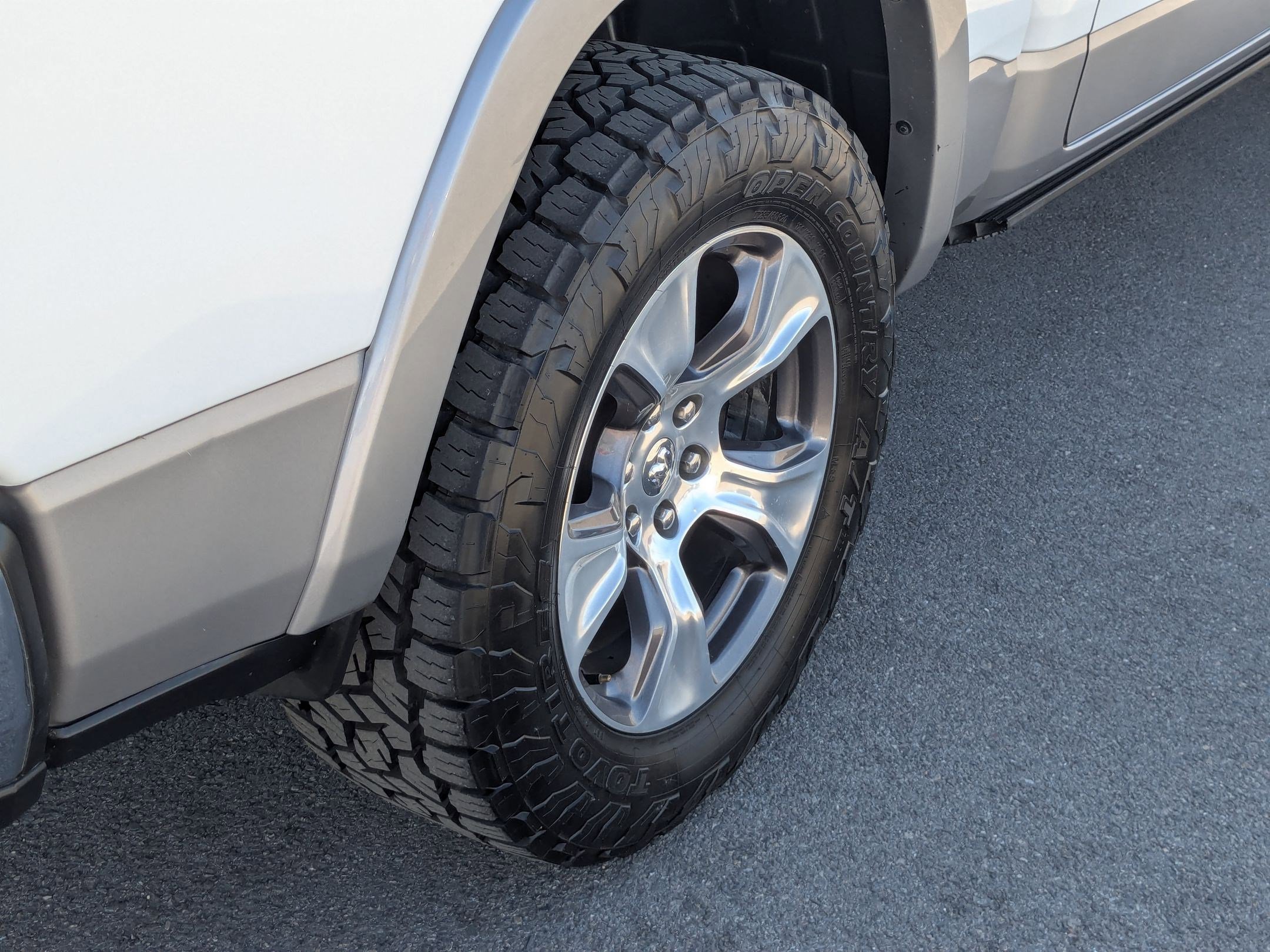 Used 2020 RAM 1500 Laramie image 12