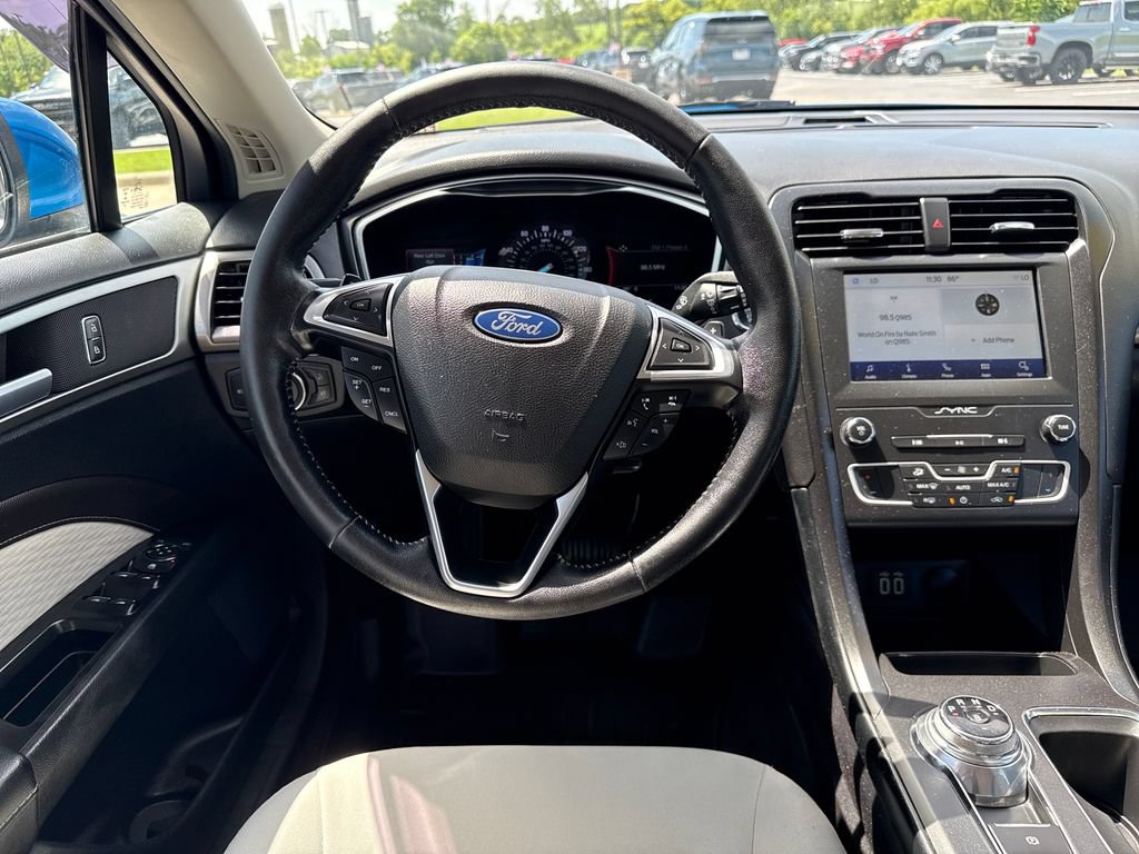 Used 2019 Ford Fusion SE w/ Equipment Group 151A FWD image 12