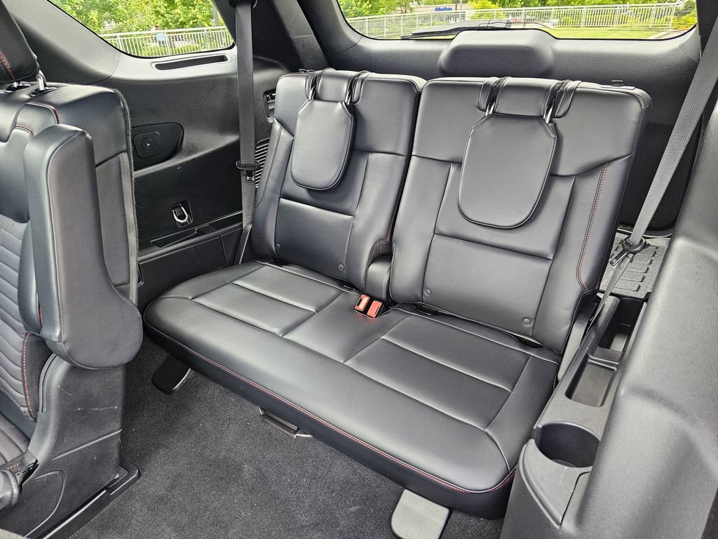 Used 2025 Ford Explorer ST-Line w/ Premium Package AWD/4WD image 18