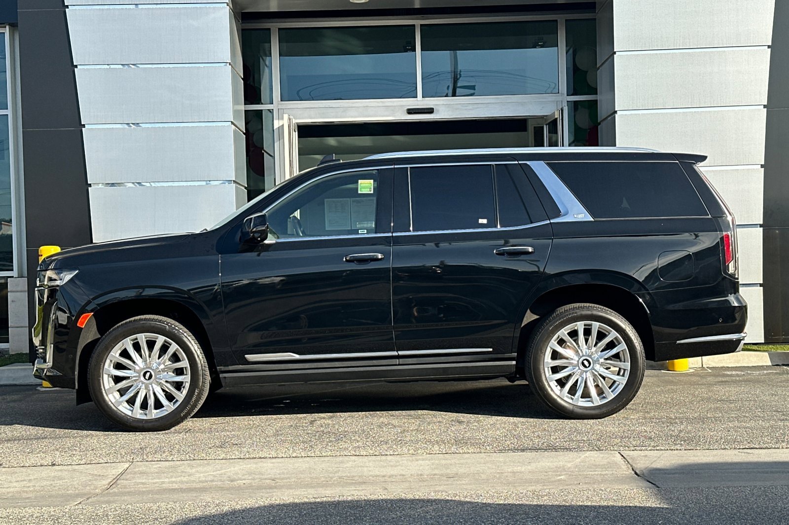 Used 2024 Cadillac Escalade Premium Luxury w/ Performance Package image 7