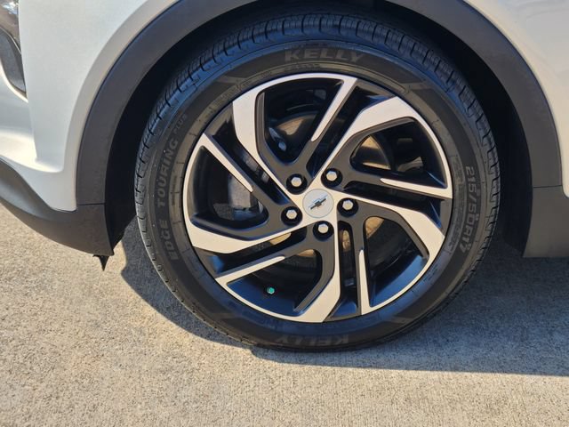 Used 2023 Chevrolet Bolt LT w/ Infotainment Package FWD image 18