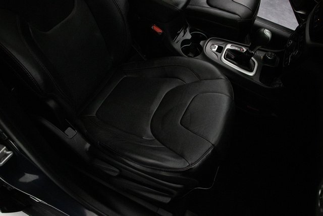 Used 2016 Jeep Cherokee Trailhawk w/ Comfort/Convenience Group image 17