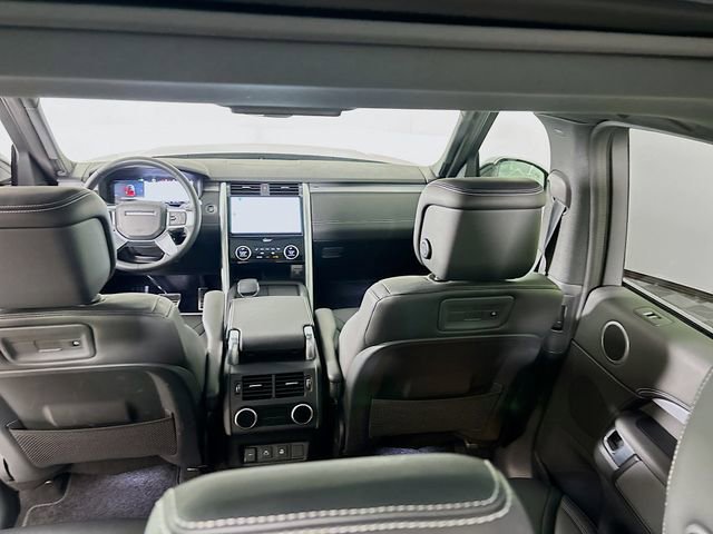 Used 2024 Land Rover Discovery Dynamic SE image 24