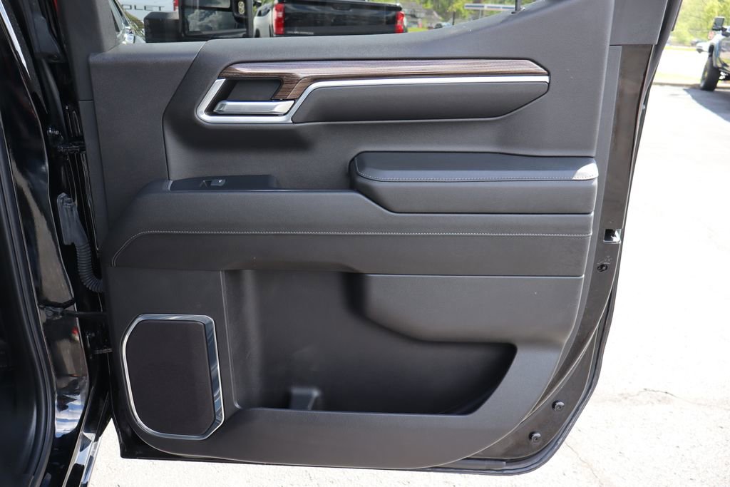 Used 2024 Chevrolet Silverado 1500 LT w/ Convenience Package II AWD/4WD image 26