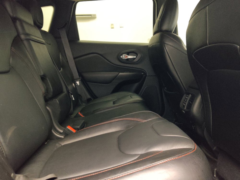 Used 2014 Jeep Cherokee Trailhawk w/ Leather Interior Group AWD/4WD image 19