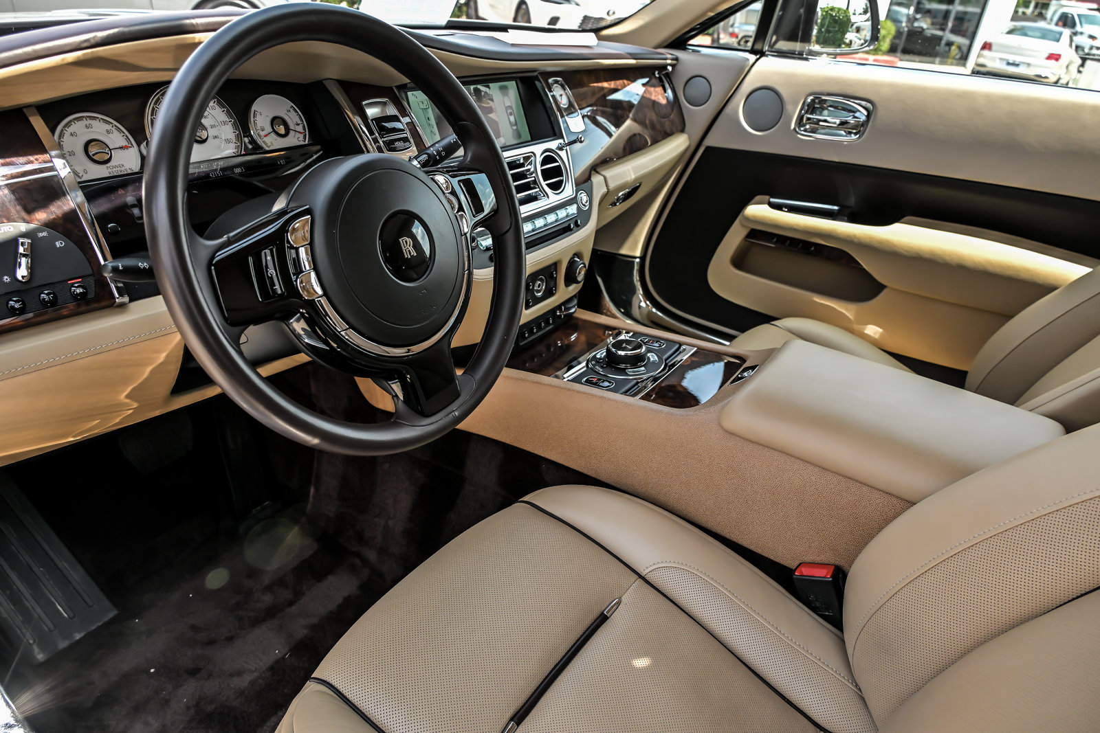 Used 2016 Rolls-Royce Wraith RWD image 21