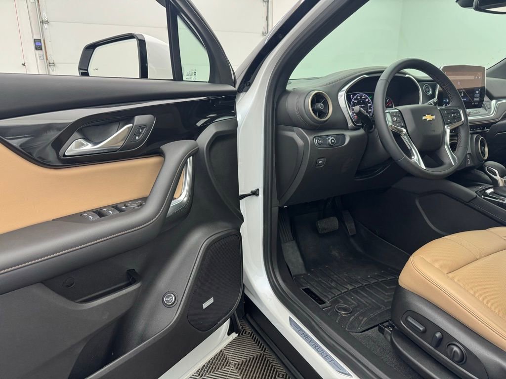 Used 2024 Chevrolet Blazer Premier AWD/4WD image 17