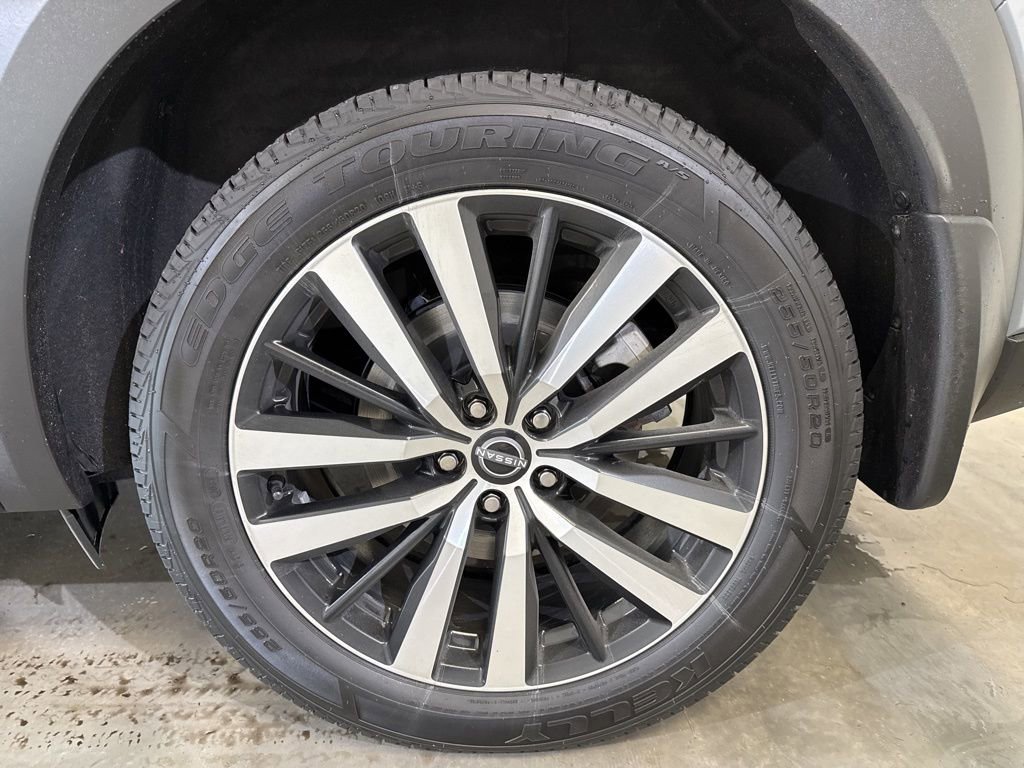 Used 2023 Nissan Pathfinder Platinum image 8