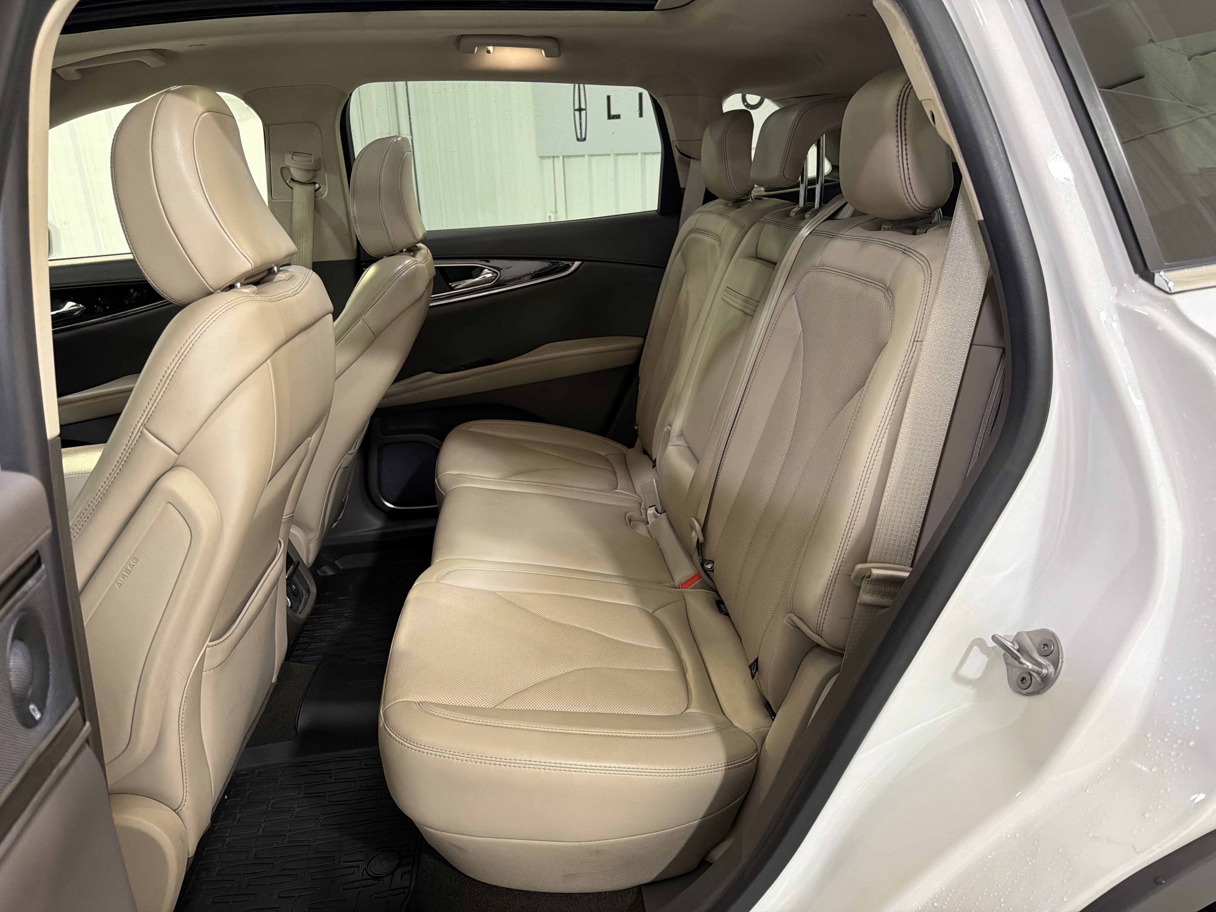 Used 2023 Lincoln Nautilus Reserve w/ Luxury Package AWD/4WD image 10