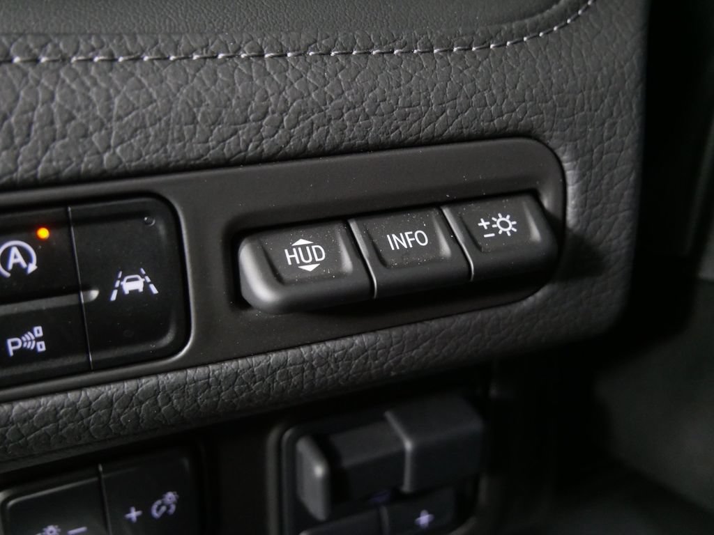 Used 2024 GMC Yukon Denali w/ Advanced Technology Package AWD/4WD image 19