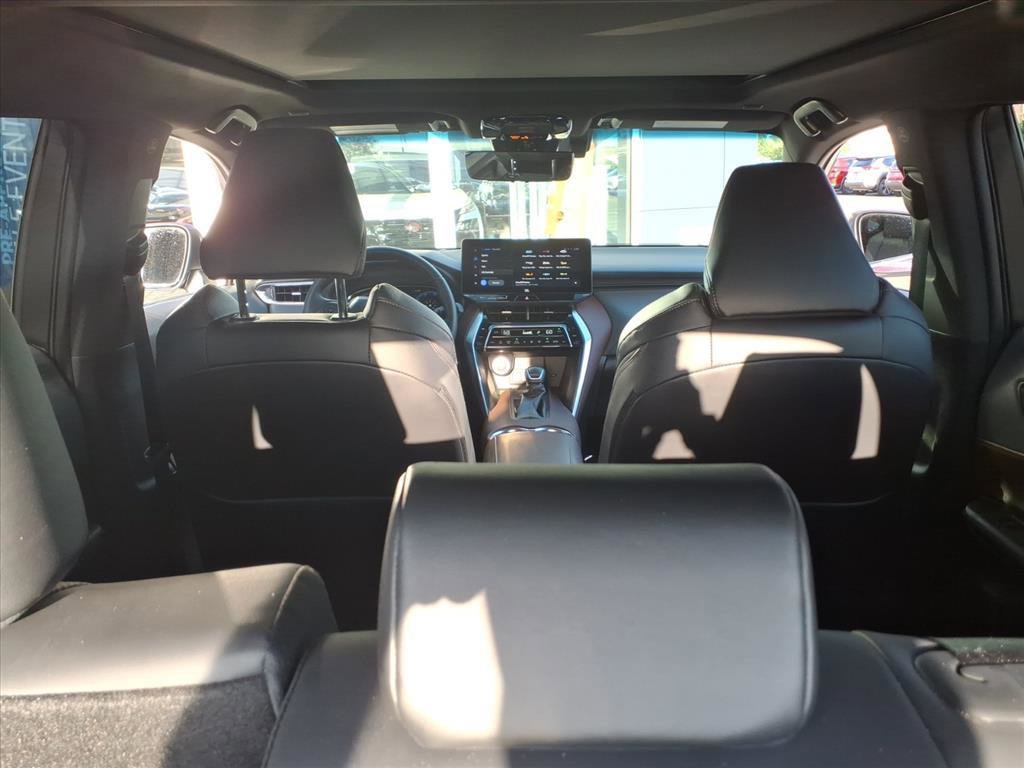 Used 2023 Toyota Venza Limited image 22