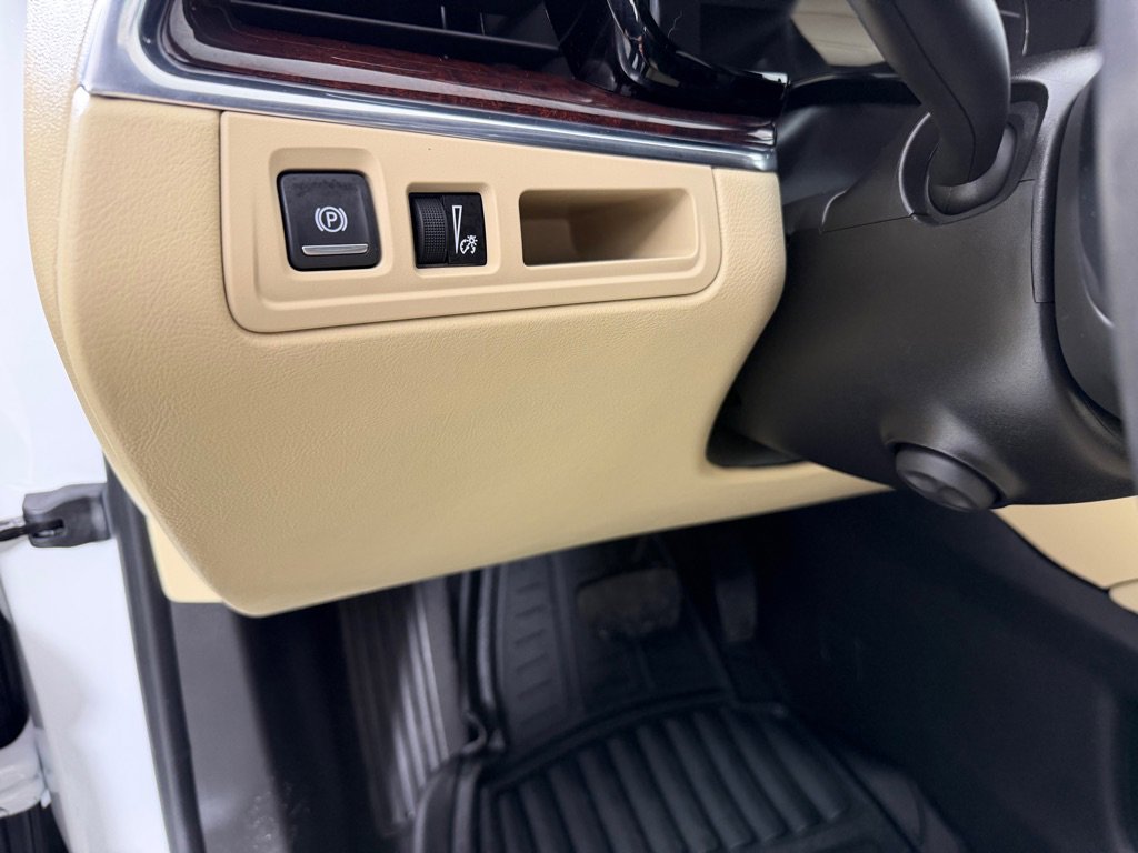 Used 2019 Cadillac XT5 Premium Luxury w/ LPO, Radiant Package image 14