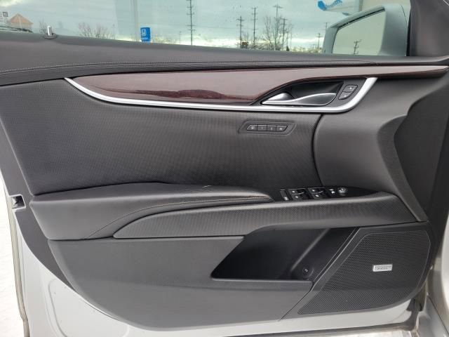 Used 2017 Cadillac XTS Luxury image 13