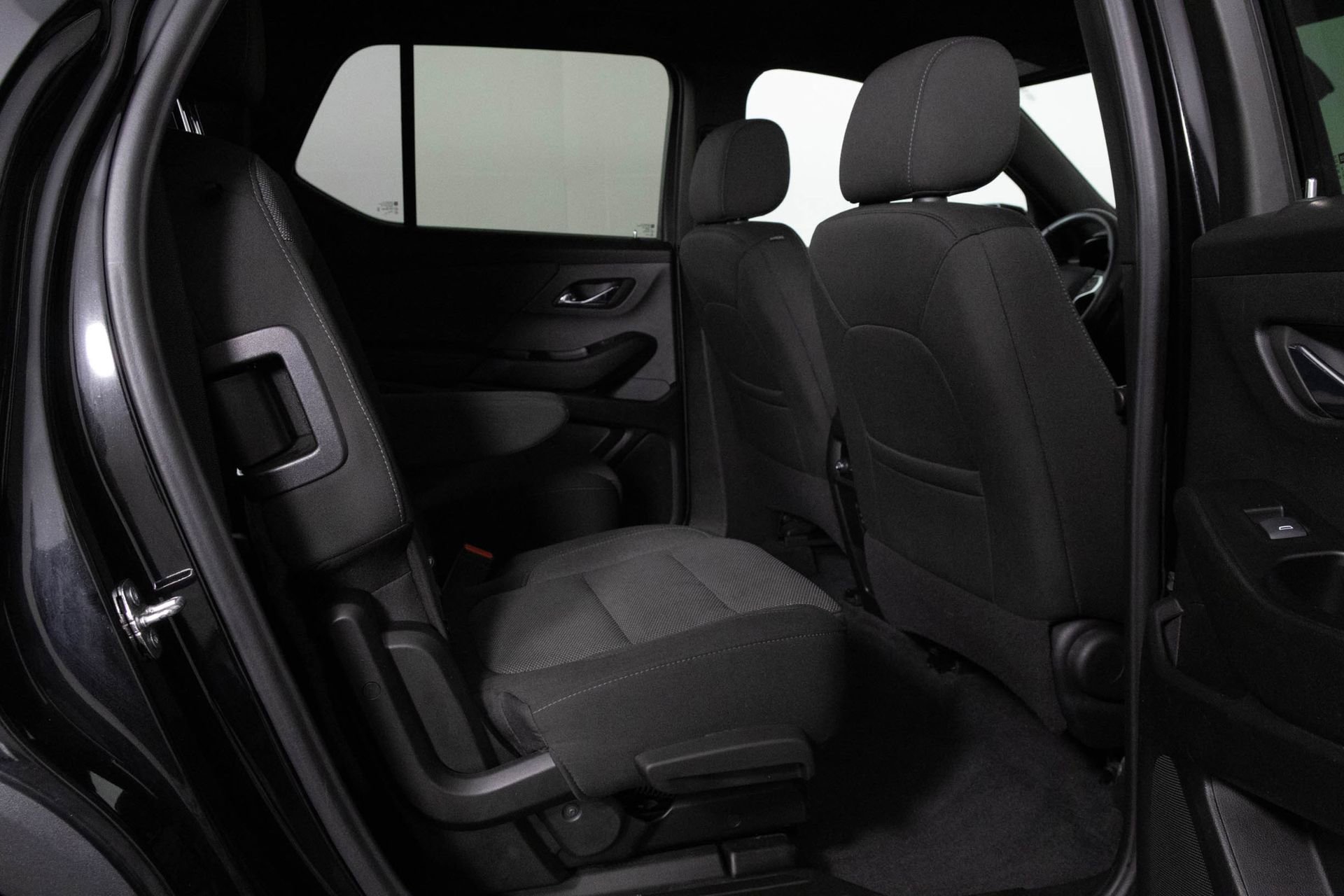 Used 2023 Chevrolet Traverse LT image 36