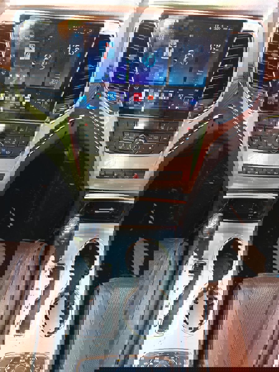 Used 2011 Jeep Grand Cherokee Overland Summit image 6