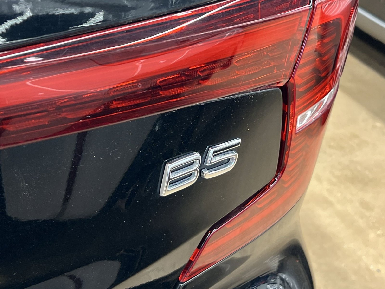 Used 2022 Volvo S60 B5 Inscription FWD image 23