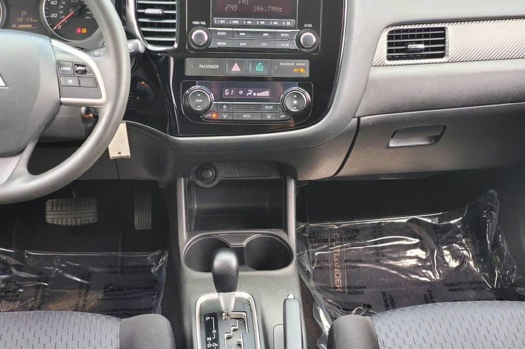 Used 2014 Mitsubishi Outlander ES FWD image 21