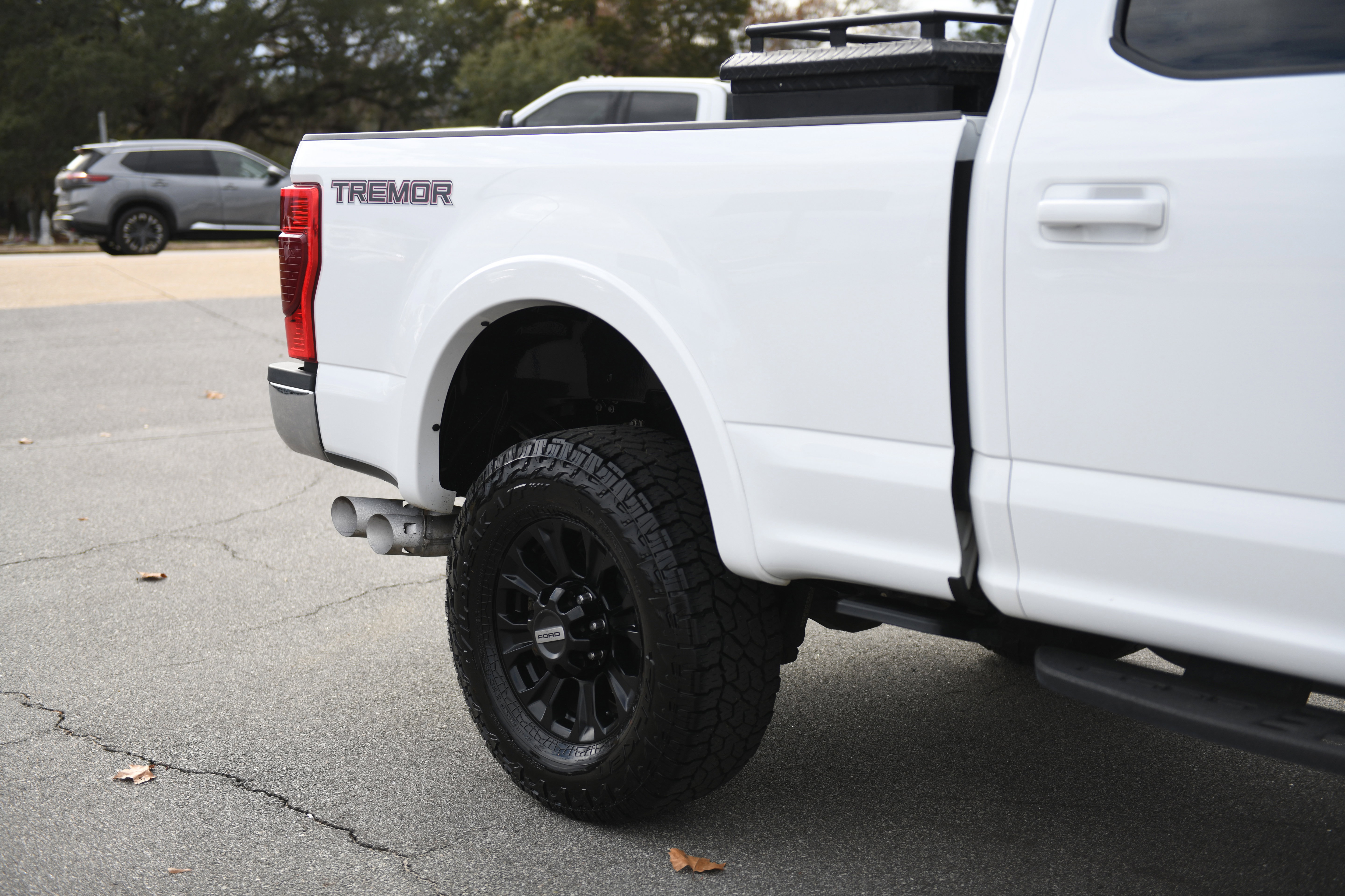 Used 2022 Ford F250 Lariat w/ Tremor Off-Road Package image 4