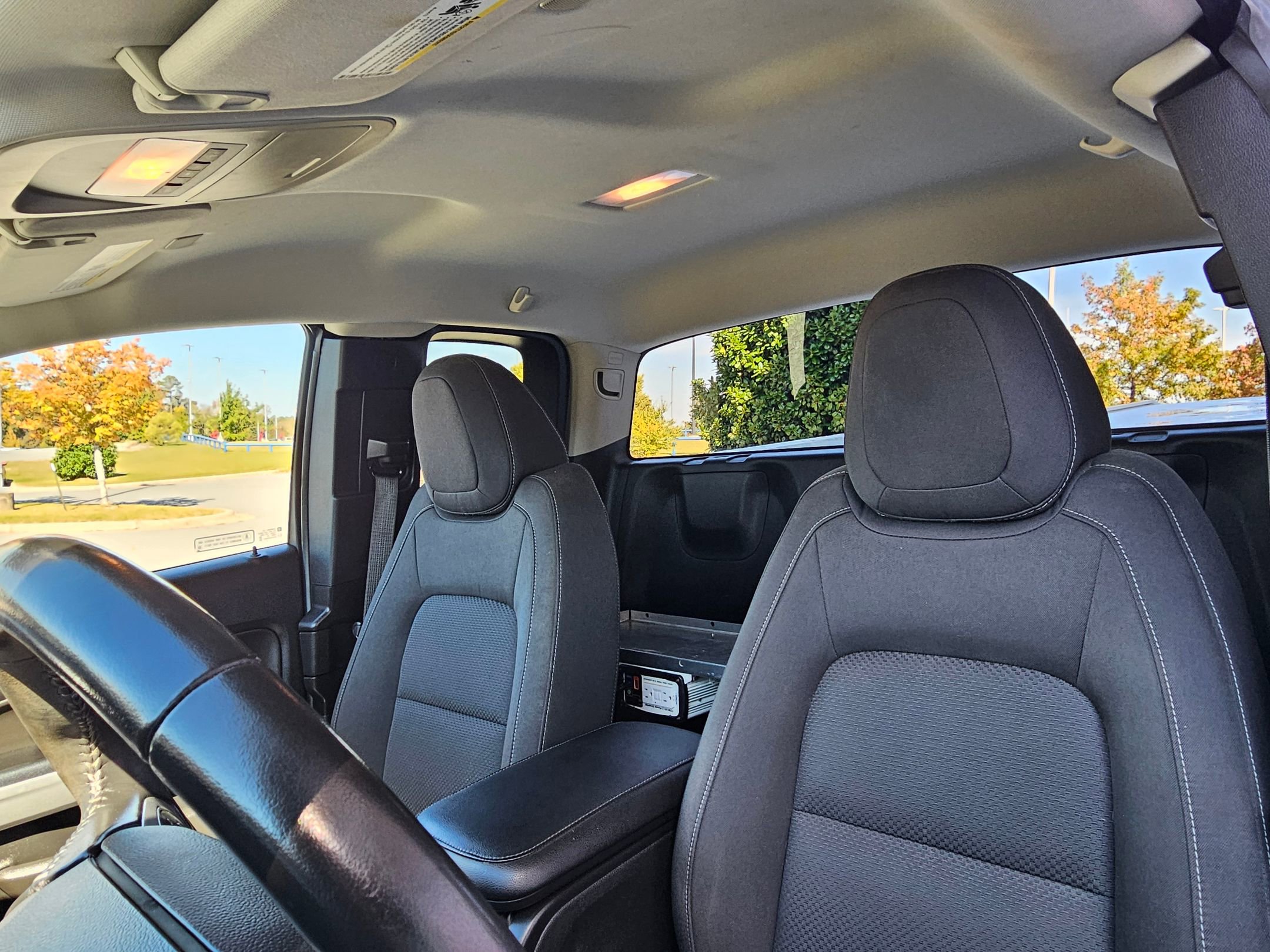 Used 2020 Chevrolet Colorado LT w/ Safety Package image 21