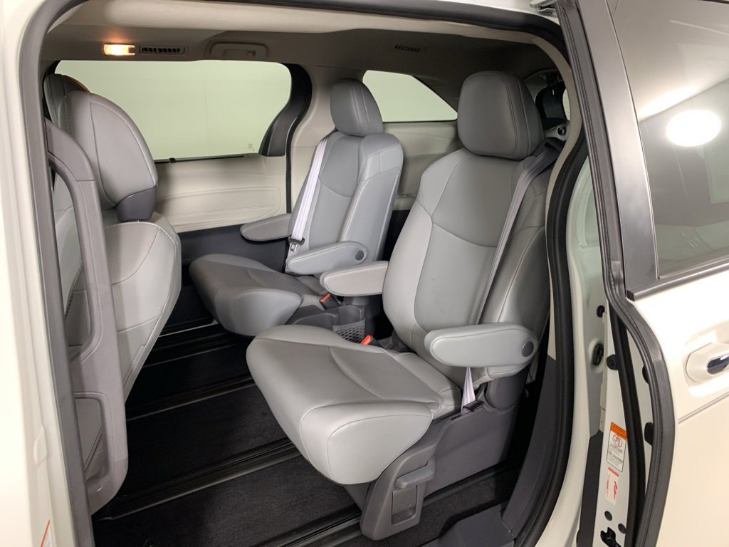 Used 2021 Toyota Sienna XLE w/ XLE Plus Package image 33