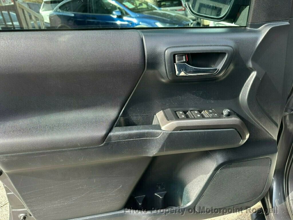 Used 2019 Toyota Tacoma TRD Off-Road image 12