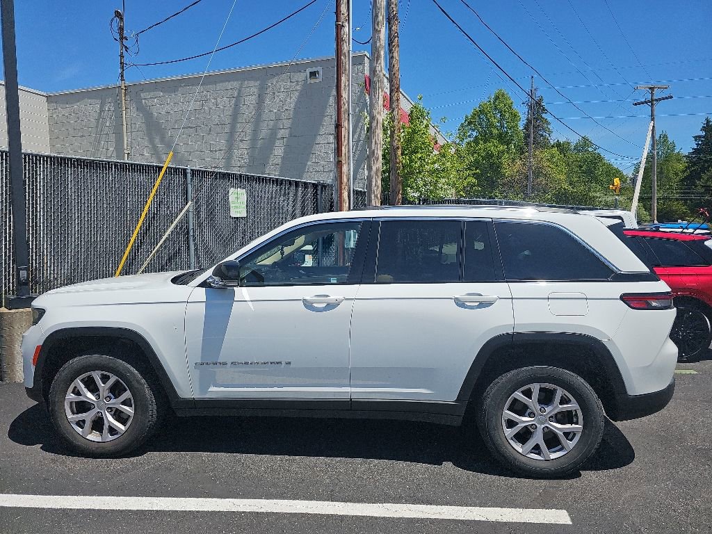 Used 2022 Jeep Grand Cherokee Limited AWD/4WD image 8