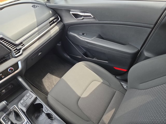 Certified 2025 Kia Sportage LX AWD/4WD image 14