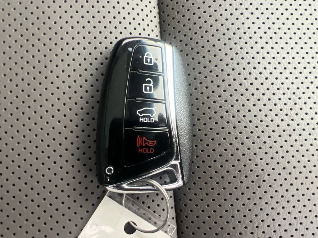 Used 2018 Hyundai Santa Fe AWD image 26