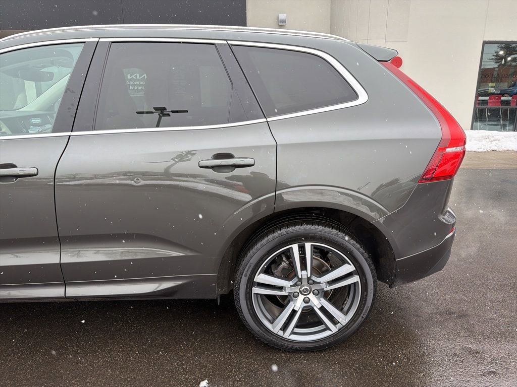 Used 2021 Volvo XC60 T5 Momentum image 9